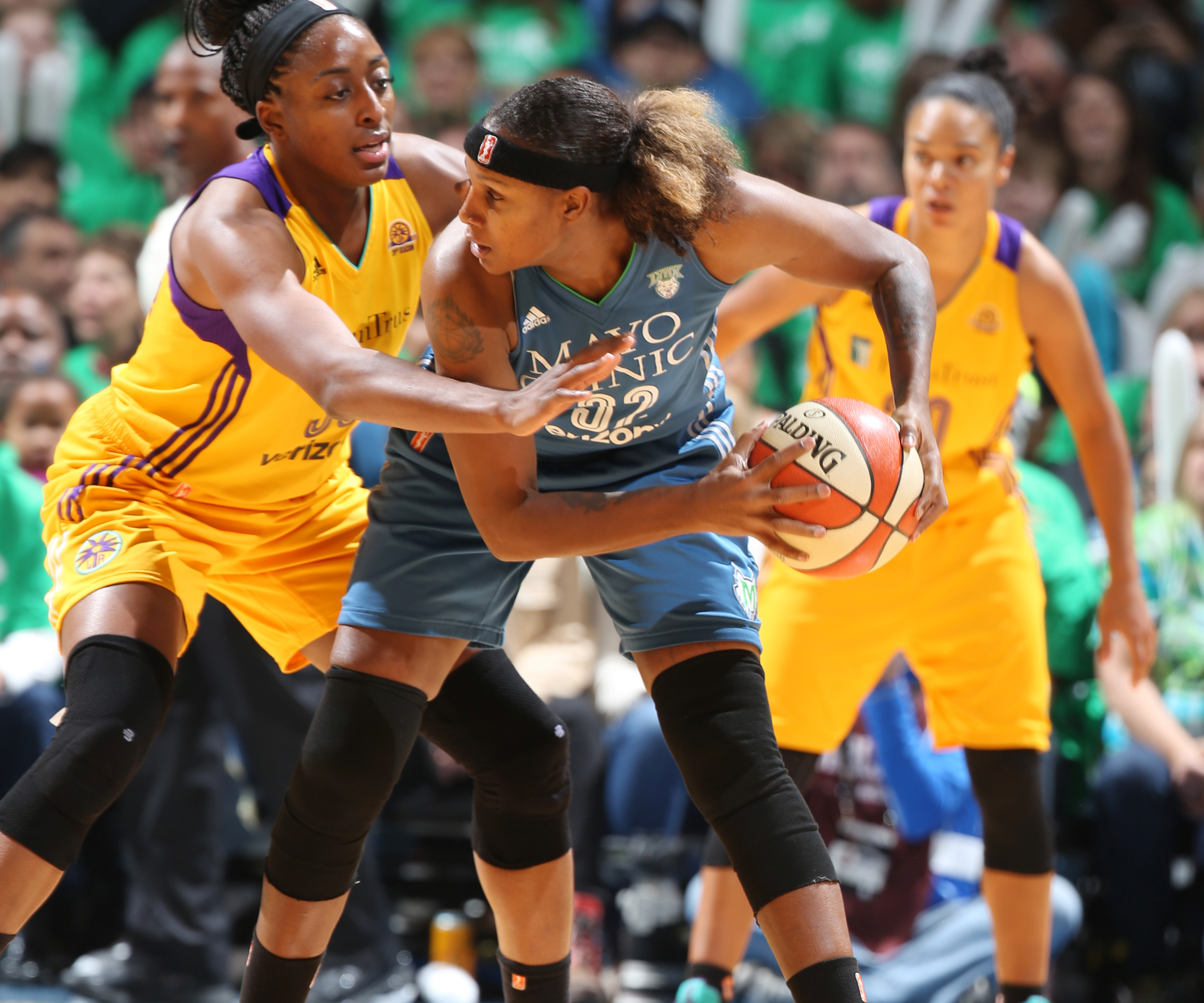 Head-To-Head: Zandalasini and Brunson (Maybe) Need To Stop Ogwumike